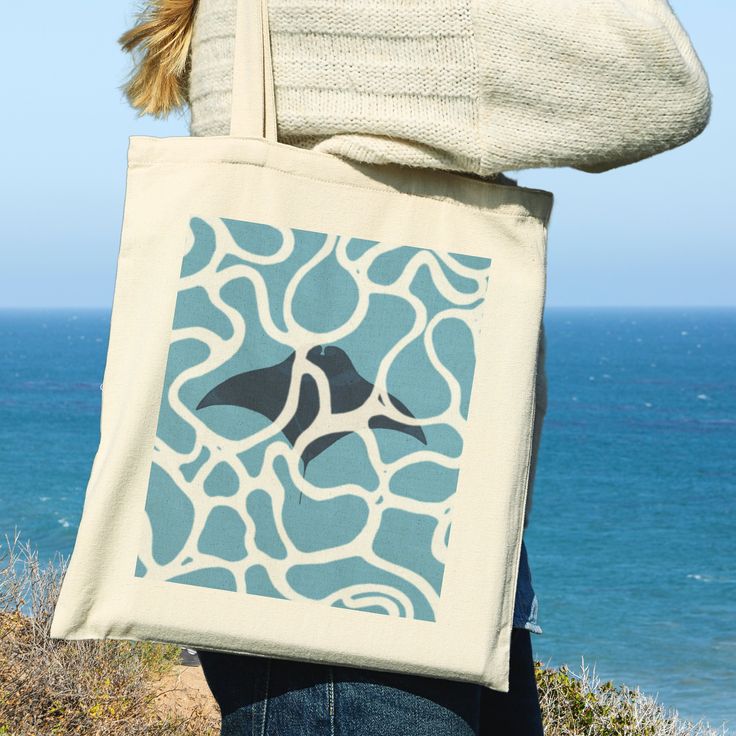 Manta Ray Tote Bag, Beach Bag, Fish Themed Bag, Beach Aesthetic, Marine Life Bag, Womens Bags, Stingray Bag, Beach Themed Gift Gift for Her, Best Tote Bags Ideas, Cute Tote Bags Ideas, Tote Bag Design Ideas, Girls Tote Bag, Best Canvas Tote Bags Ideas