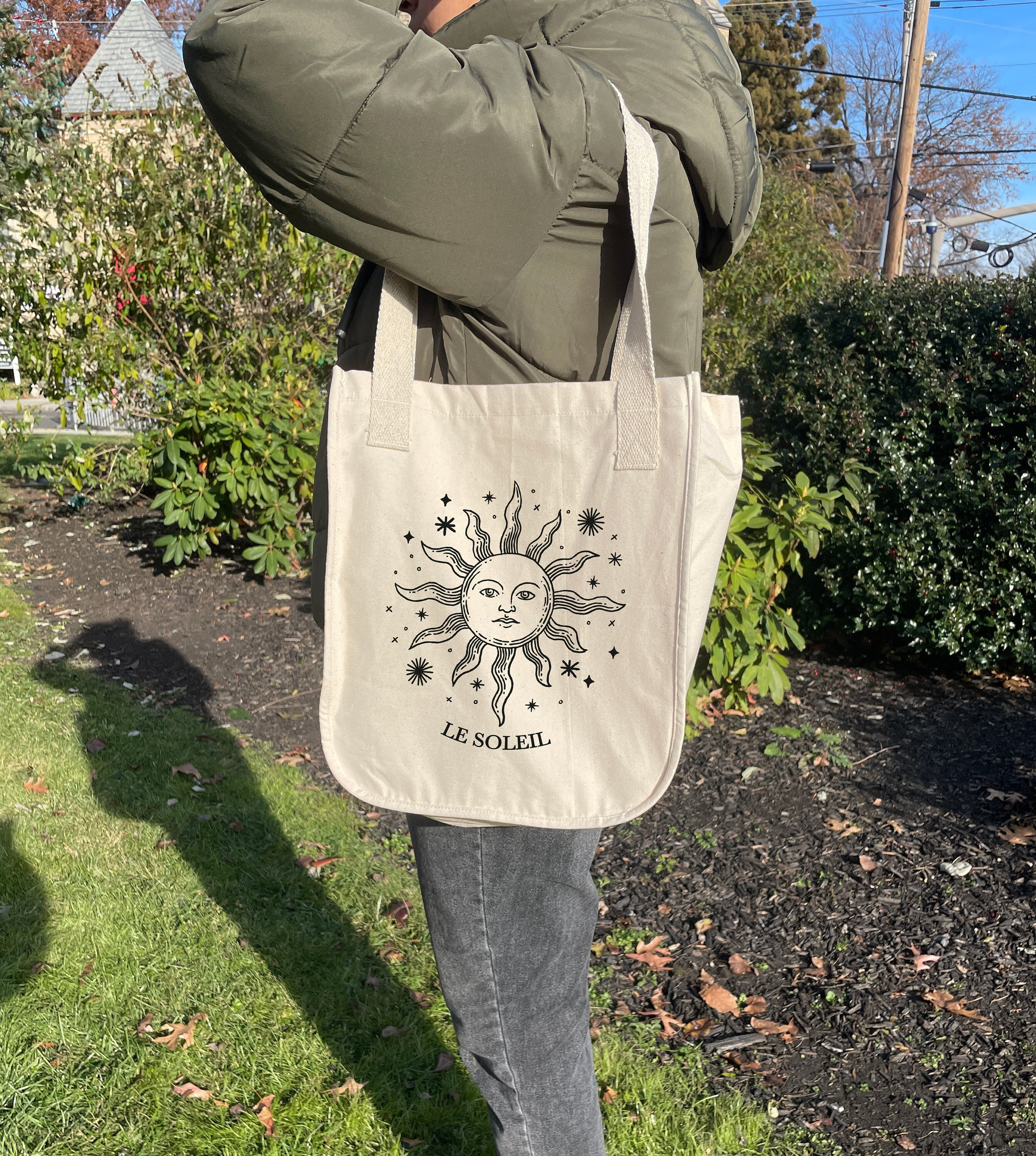 Aesthetic Tote Bag Sun and Moon Celestial Alt Bag Edgy Tote Graphic Canvas Trendy Tote Bag Cute Reusable Tote Bag Indie Clothing