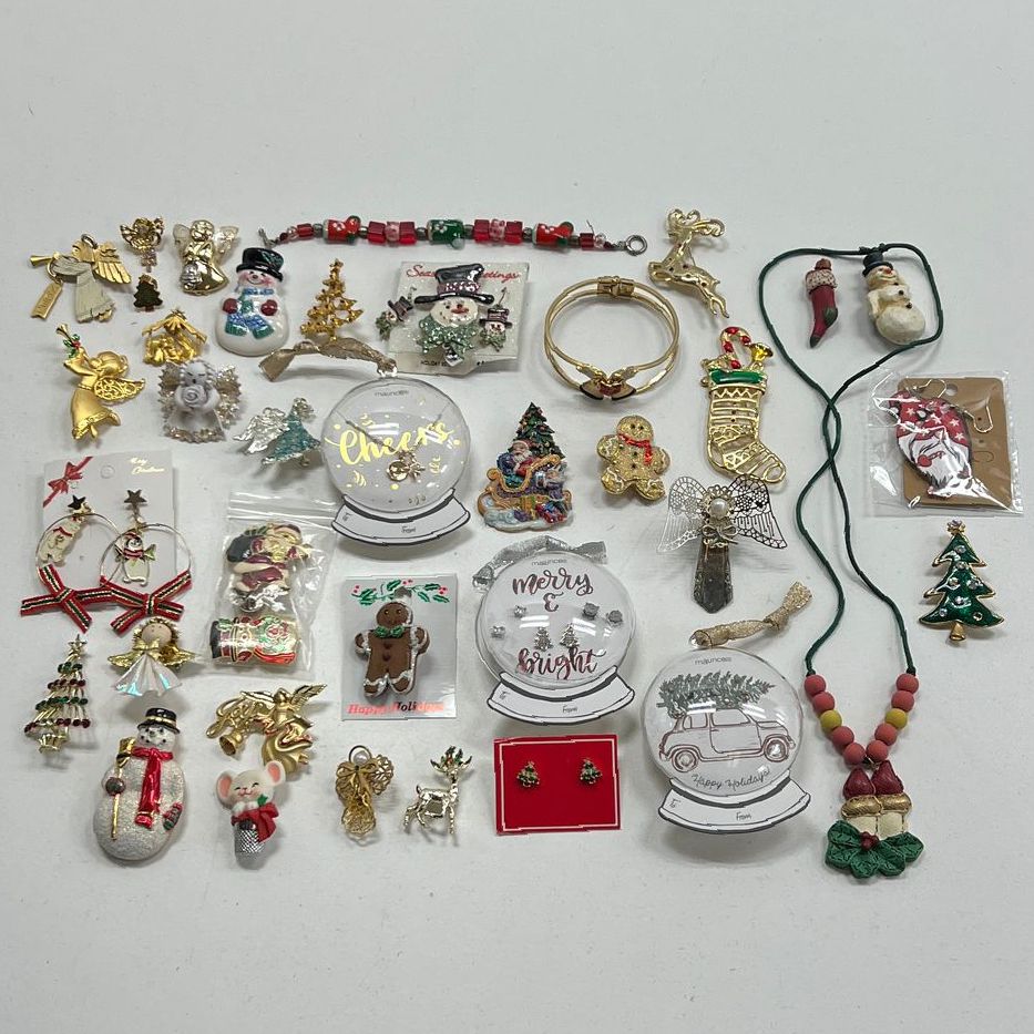 Lot Of Costume Christmas Jewelry Accessories Pins And Brooches