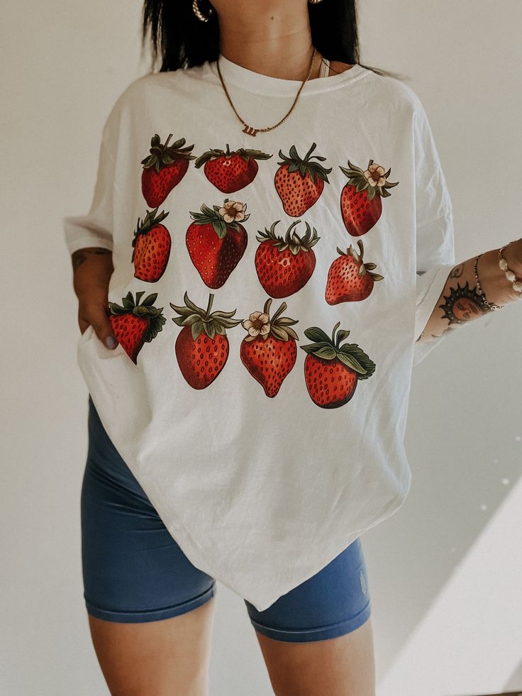 Strawberry Tee – White, women& &hellip;