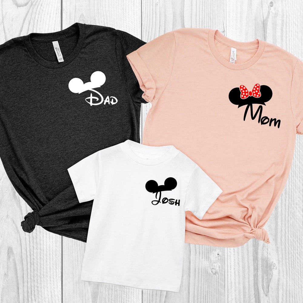 Personalized Disney Family Shirt, Disneyland Family Shirt, Custom Disney Shirt, Custom Family Vacation Shirt, Disney Family Vacation T-Shirt X Sunrug Hoodiegen