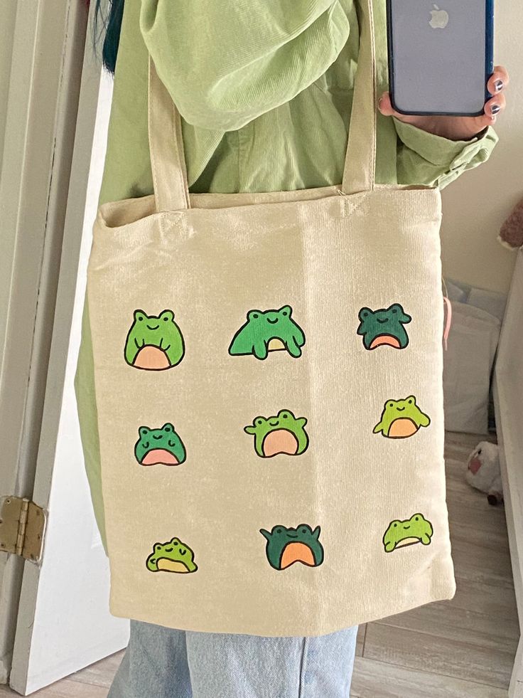 Cute Frogs Painted Tote Bag, Best Tote Bags Ideas, Cute Tote Bags Ideas, Tote Bag Design Ideas, Girls Tote Bag, Best Canvas Tote Bags Ideas