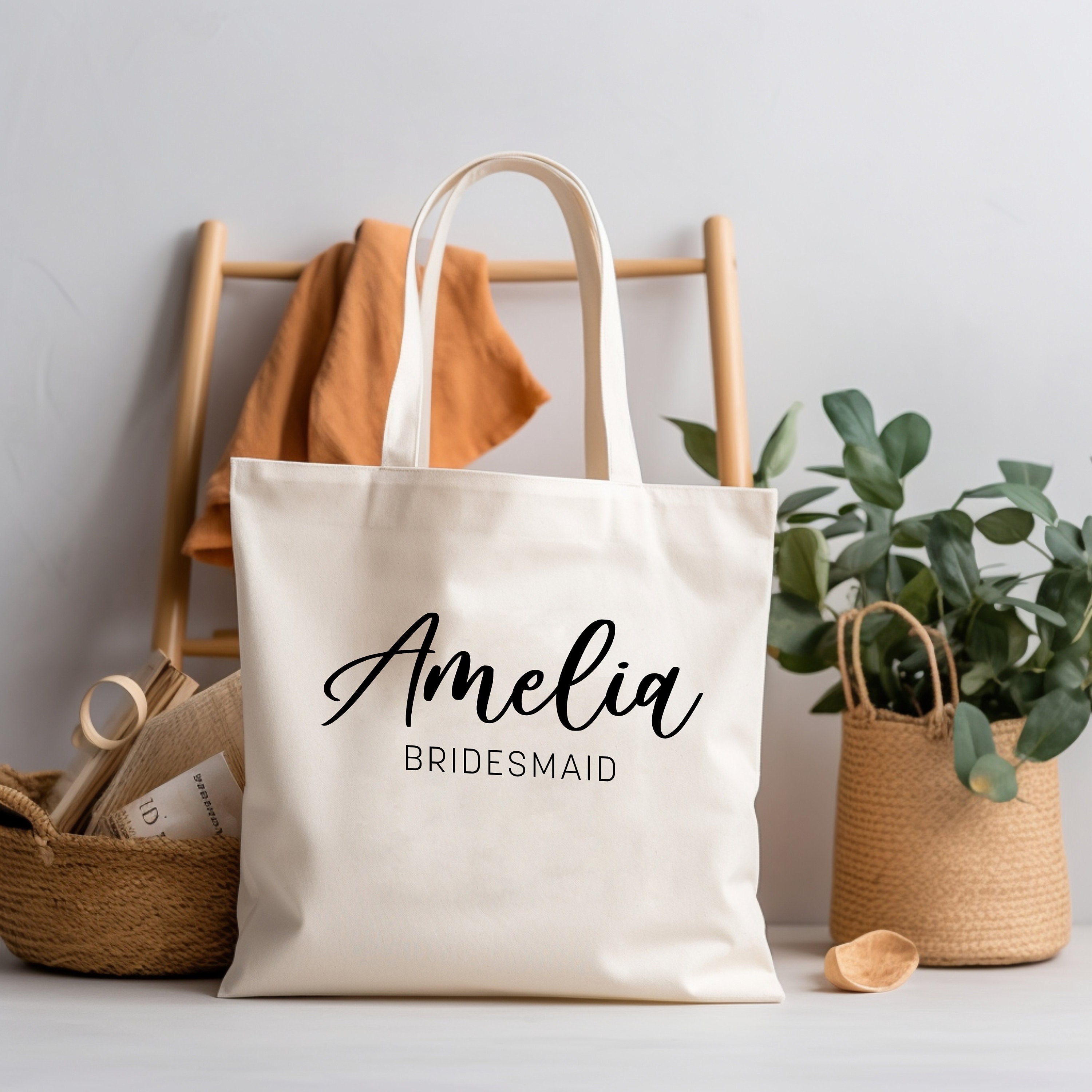 Custom Bridesmaid Tote, Bridesmaid Tote Bags, Maid of Honor Tote, Personalized Bridesmaid Bags, Tote Bag, Bridal Party Tote, Christmas Gift