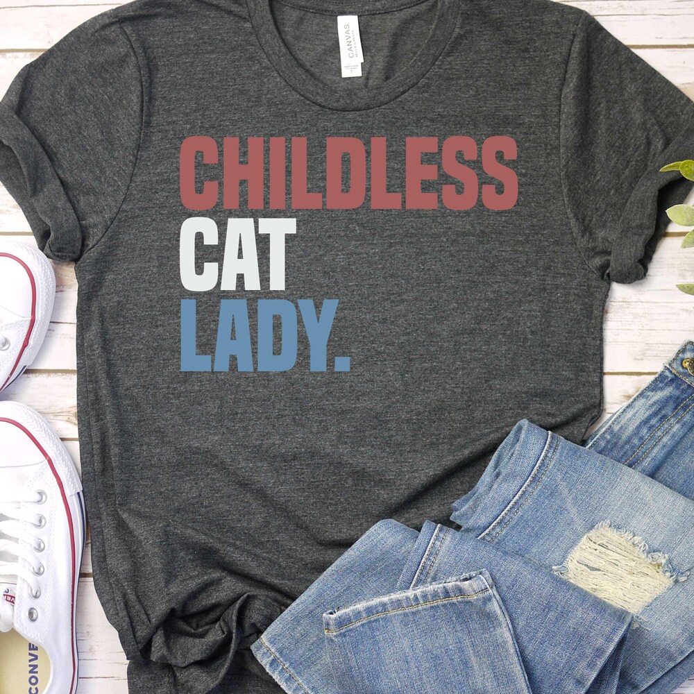 Childless Cat Lady 2024 Election T-Shirt - Feminist Vote