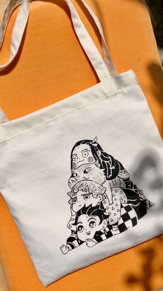 Tote bag kimetzu, pintada a mano Tote Bag, Canvas Tote Bags, Tote Bag Design, Tote Bag Idea