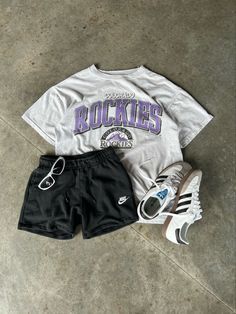 Layed Out Fits Inspo, Shirt Outfit I &hellip;