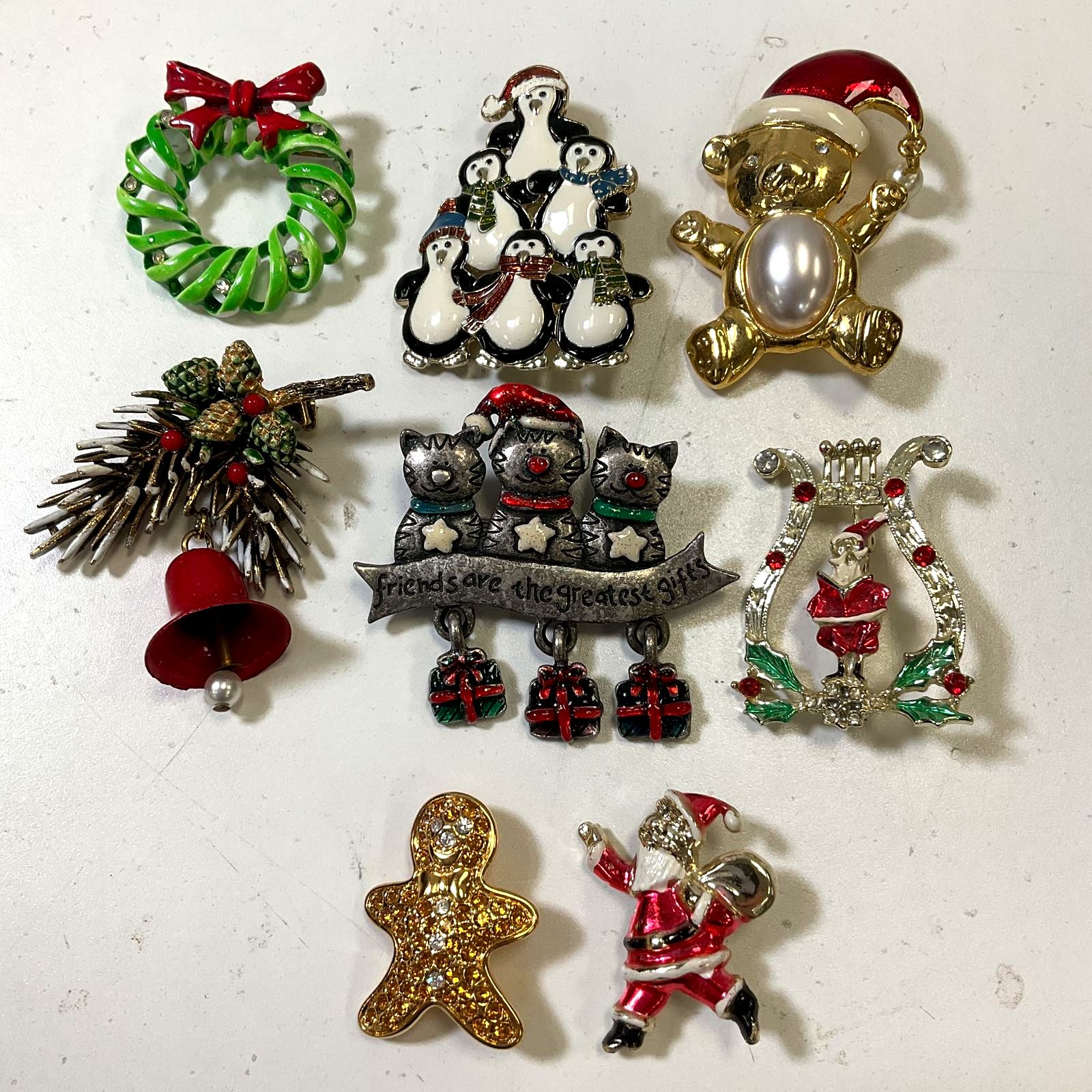 Christmas Holiday Costume Jewelry Brooch Lot Vintage & Modern Animals Wreaths