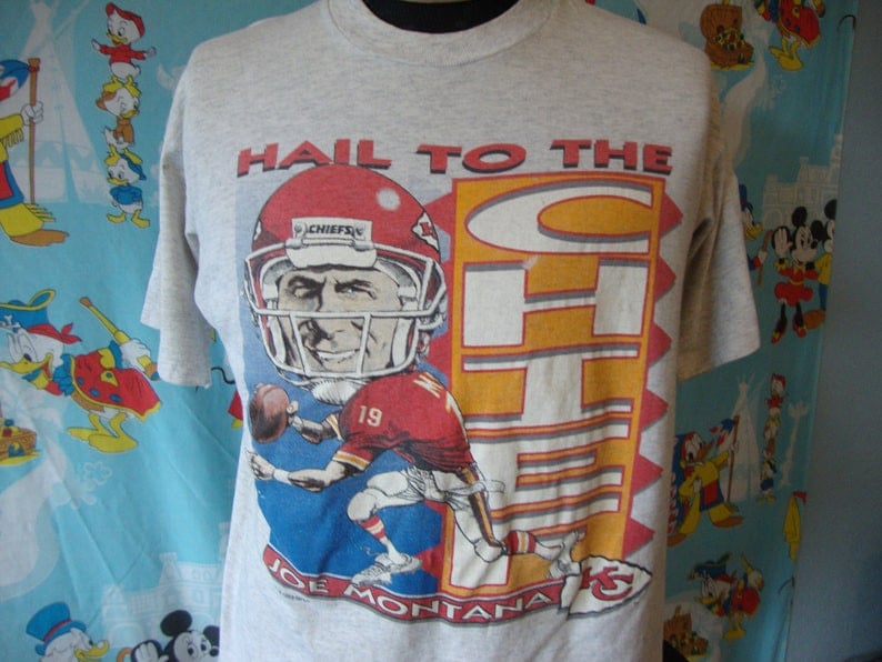 Vintage 90S Kansas City Chiefs Joe Montana 1993 Tee Football Caricature Cartoon Shirt Gray T Shirt