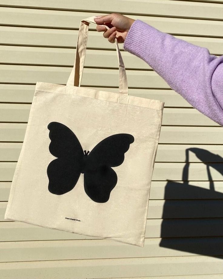 BUTTERFLY TOTEBAG, Y2K Aesthetic, Minimalistic Tote Bag, Butterflies, Lightweight Tote, Best Tote Bags Ideas, Cute Tote Bags Ideas, Tote Bag Design Ideas, Girls Tote Bag, Best Canvas Tote Bags Ideas