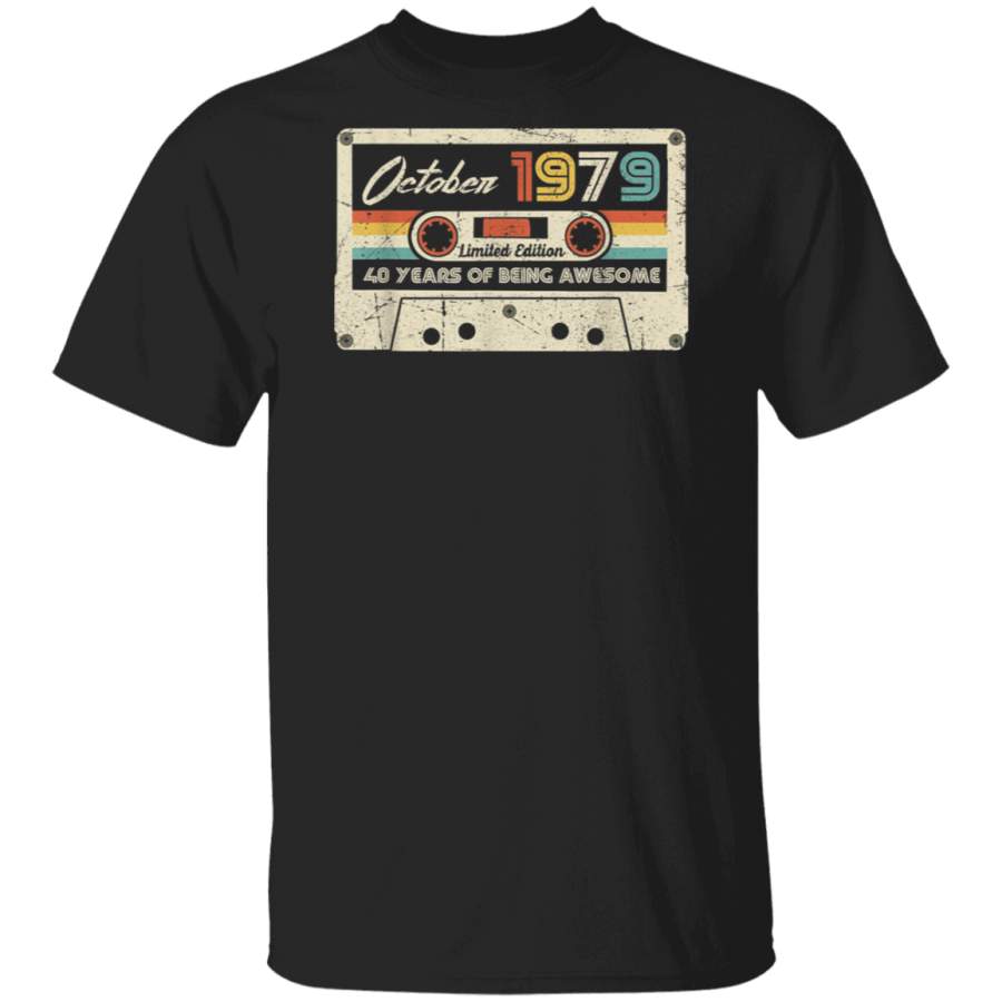 Vintage October 1979 40th birthday 70 yo Gift Retro Cassette T-Shirt