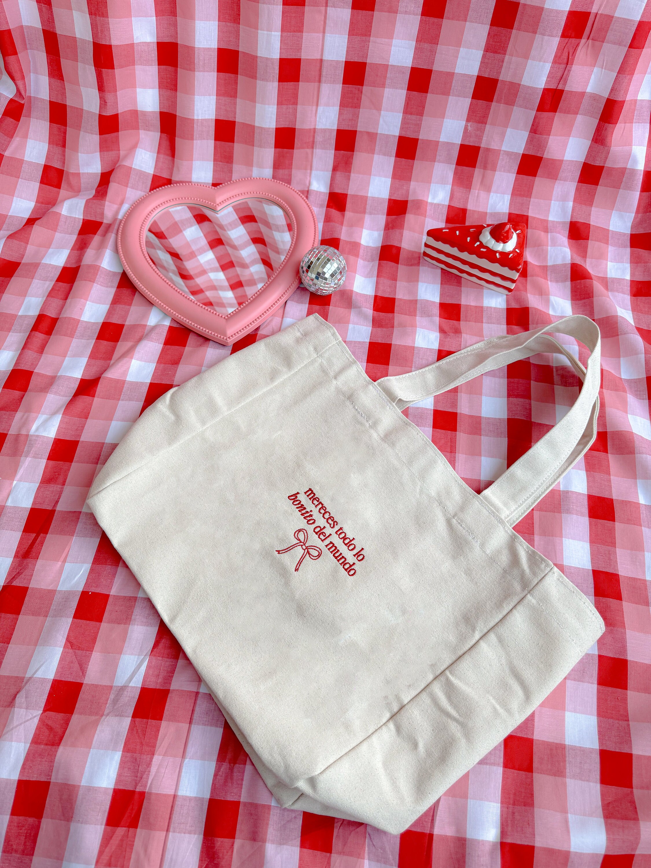 Mereces Todo Lo Bonito Del Mundo tote – Latina Brand – Spanish Stuff – Spanish Tote Bag – Valentines Day Gift – Galentines Day Gift