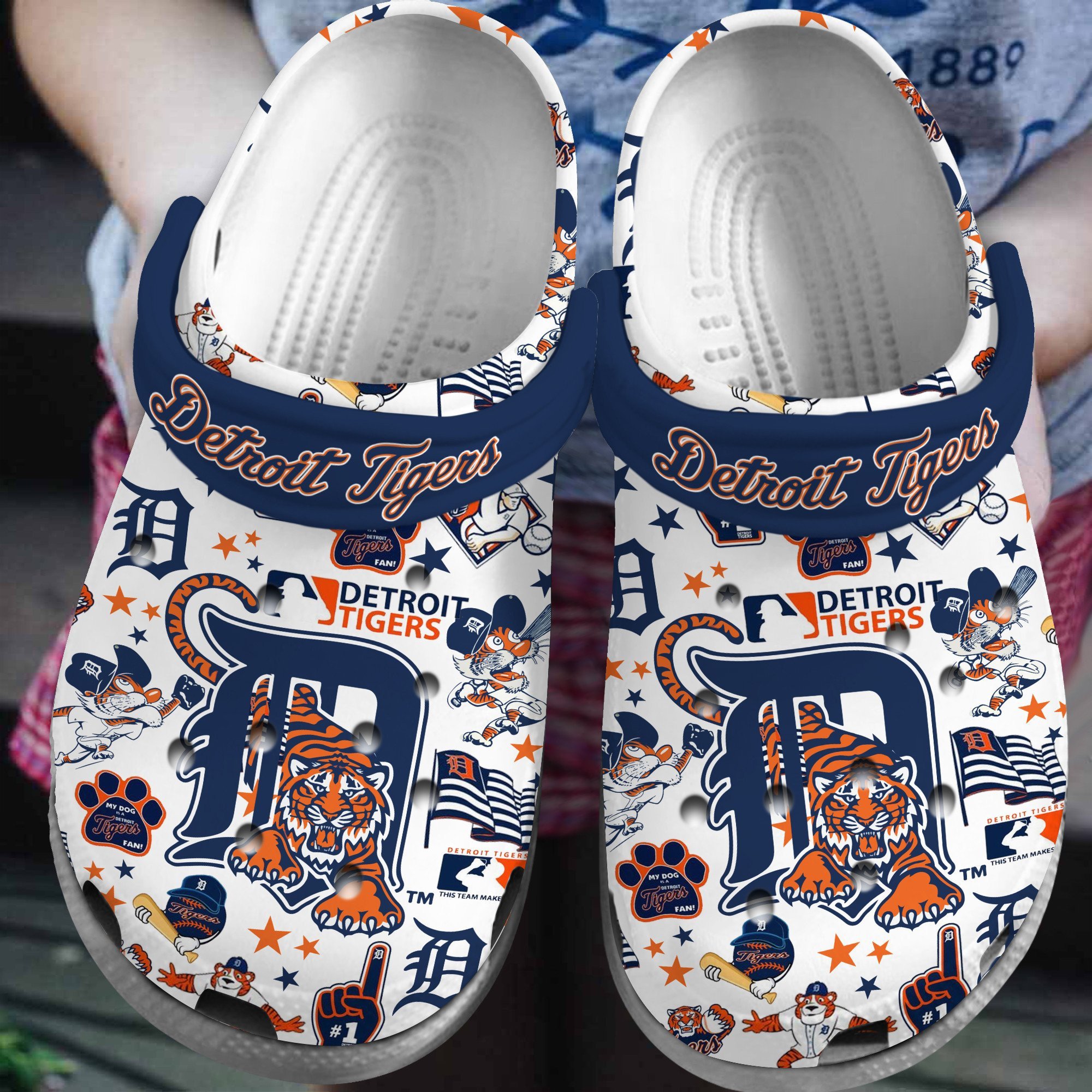 Detroit Tigers Logo Baseball MLB Cheer Mascot White And Navy Blue Comfortable Crocss Classic Clogs Shoes Ver613