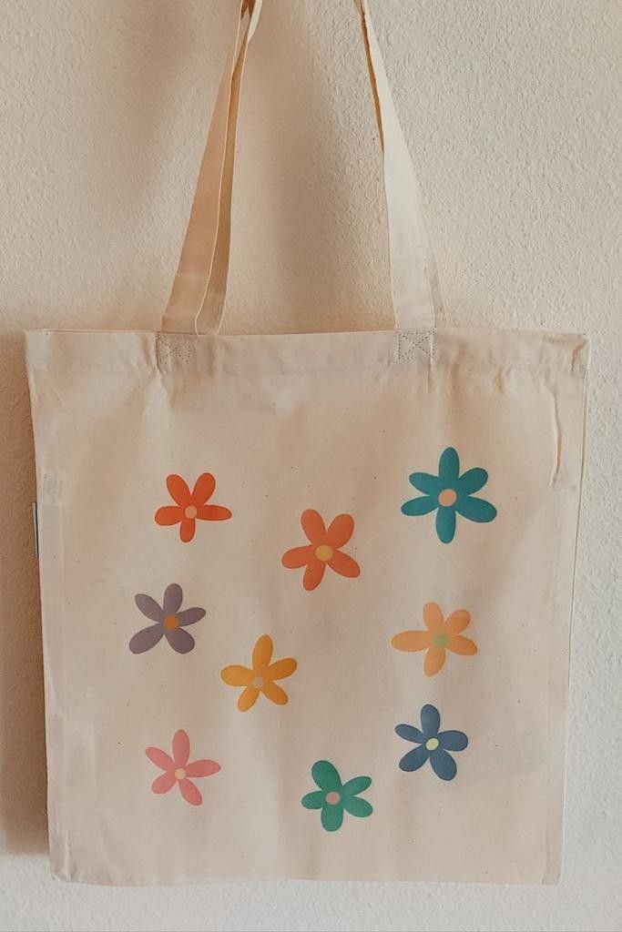 Tote Bag Paint Ideas, Best Tote Bags Ideas, Cute Tote Bags Ideas, Tote Bag Design Ideas, Girls Tote Bag, Best Canvas Tote Bags Ideas