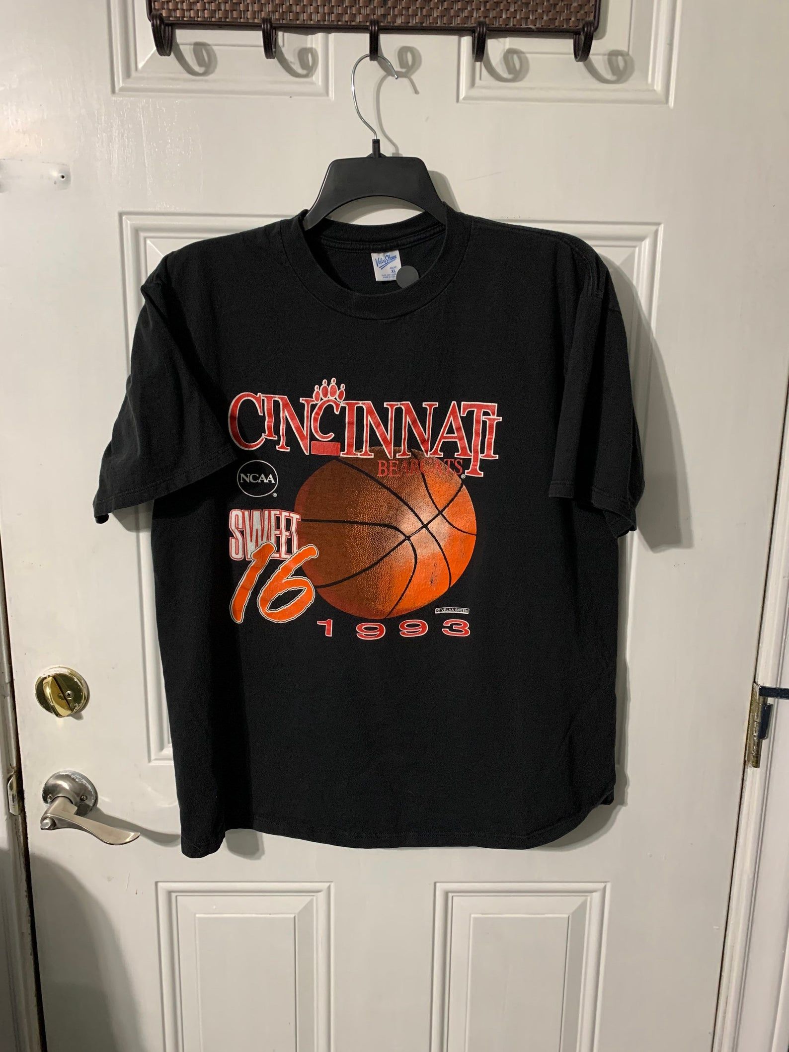 Vintage 1993 Cincinnati Bearcats T-Shirt