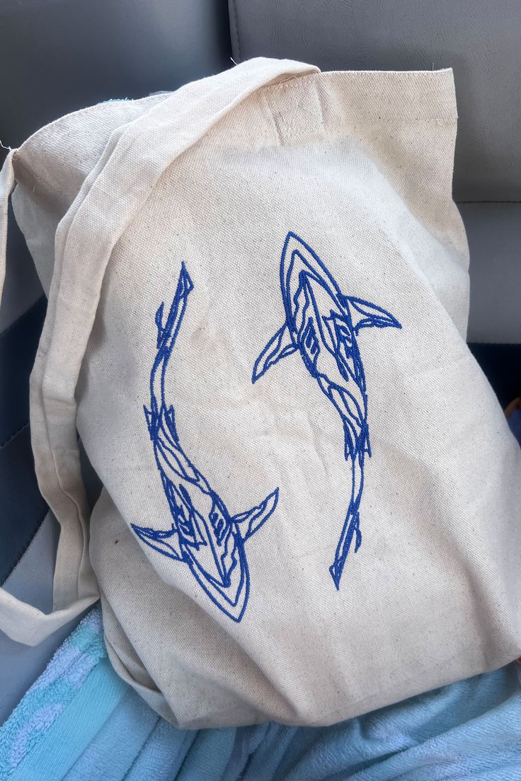 Shark Tote Bag, Best Tote Bags Ideas, Cute Tote Bags Ideas, Tote Bag Design Ideas, Girls Tote Bag, Best Canvas Tote Bags Ideas