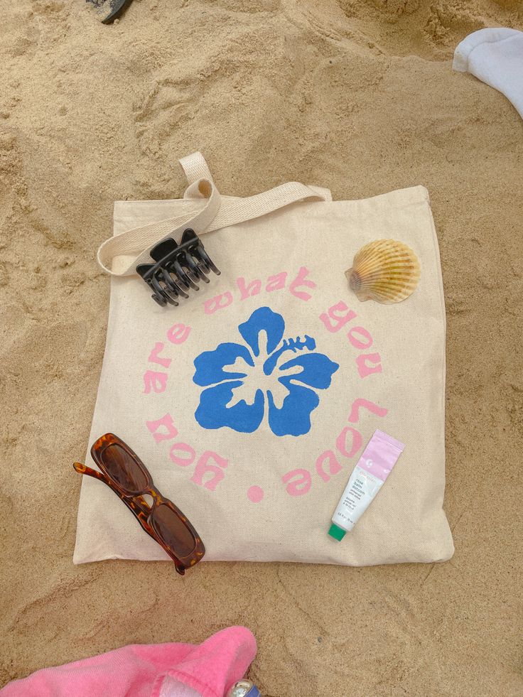 Tote bag beach, Best Tote Bags Ideas, Cute Tote Bags Ideas, Tote Bag Design Ideas, Girls Tote Bag, Best Canvas Tote Bags Ideas