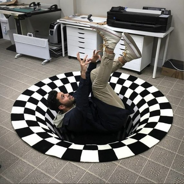 Funny Illusion House Round Rug Hg